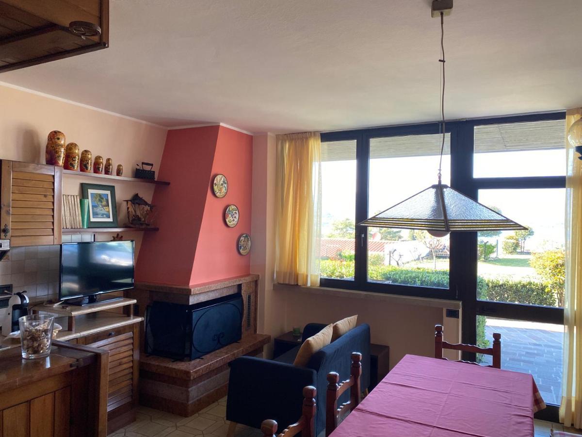 Flowers & Garden Apartment Con Vista Lago Manerba del Garda Exterior photo