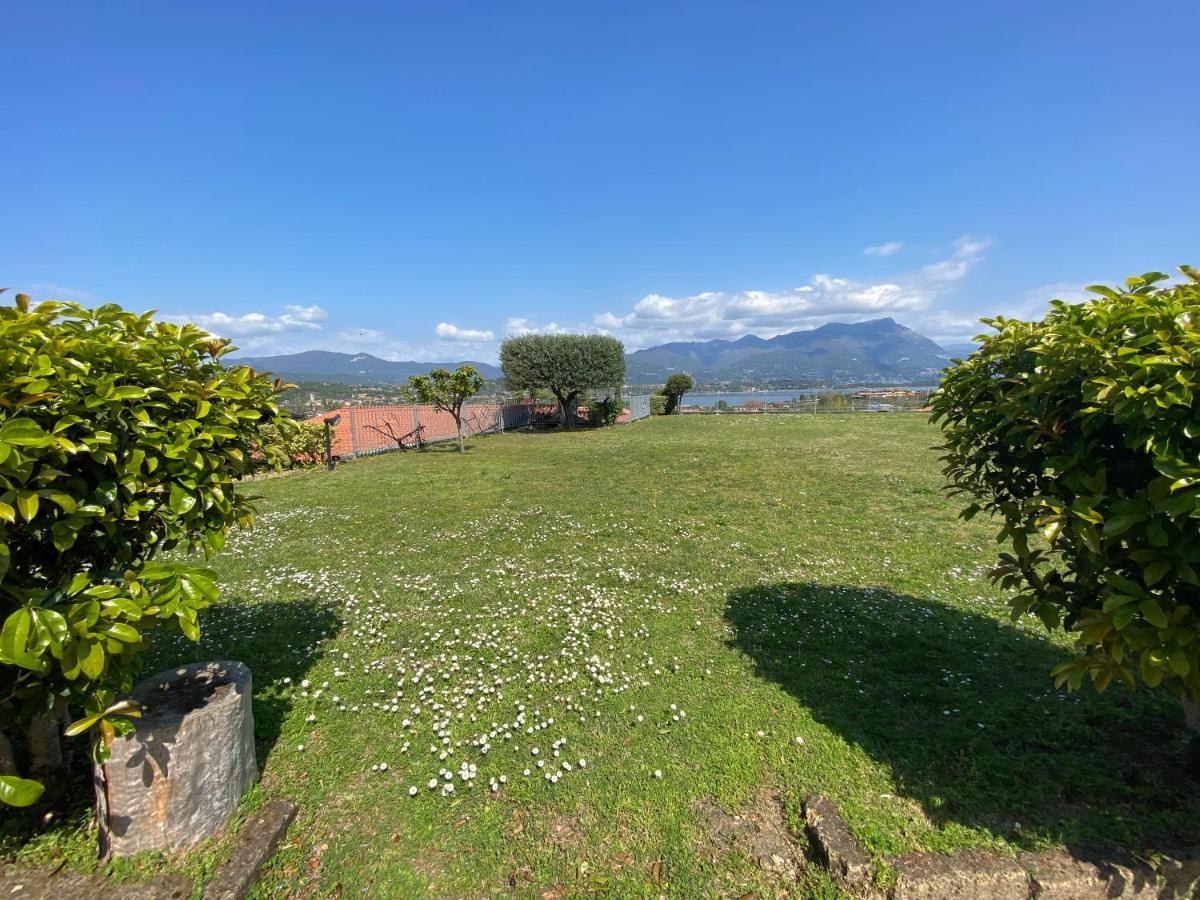 Flowers & Garden Apartment Con Vista Lago Manerba del Garda Exterior photo